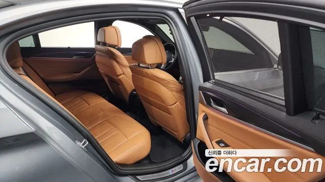 BMW 5 Series (G30) 2023 Серебристо-серый из Кореи, фото 2