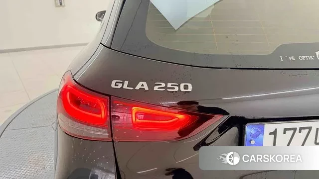 Mercedes-Benz GLA - Class H247 2023 Черный из Кореи, фото 2