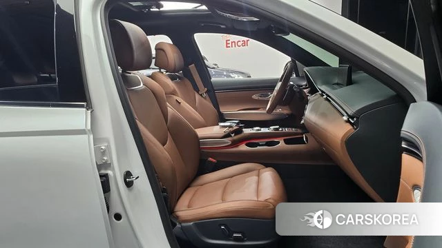 Genesis GV70 2023 Белый из Кореи, фото 2