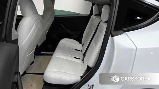 Tesla Model Y 2024 Белый из Кореи, фото 2