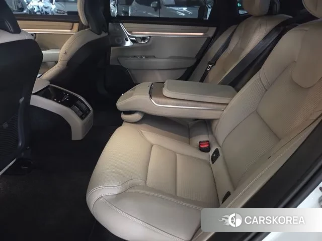 Volvo S90 2025 Белый из Кореи, фото 2