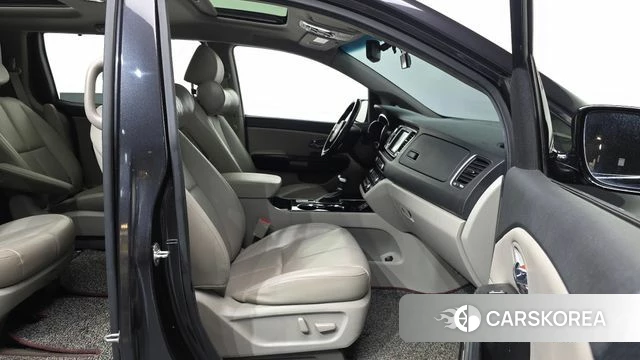 Kia The New Carnival 2018 Серый из Кореи, фото 2