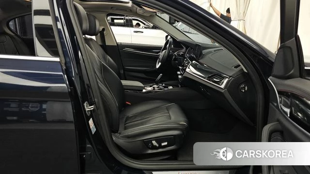 BMW 5 Series (G30) 2018 Синий из Кореи, фото 2