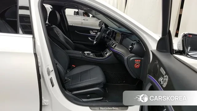 Mercedes-Benz E-Class W213 2018 Белый из Кореи, фото 2