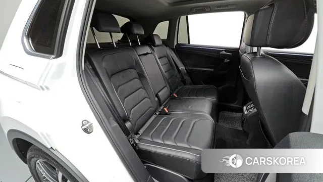 Volkswagen Tiguan second Generation 2022 Белый из Кореи, фото 2