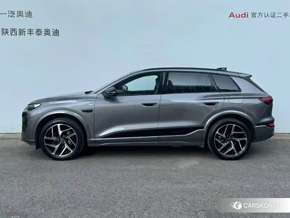Audi Q6L 2025 Silver/gray из Китая, фото 2