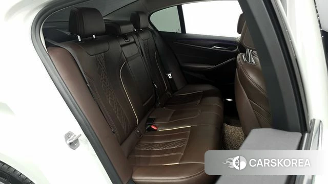 BMW 5 Series (G30) 2020 Белый из Кореи, фото 2