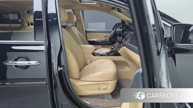 Kia The New Carnival 2019 Черный из Кореи, фото 2