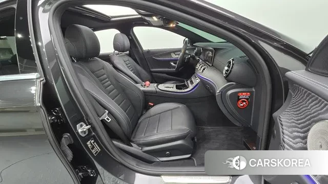 Mercedes-Benz E-Class W213 2022 Черный из Кореи, фото 2