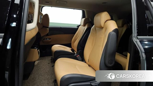 Kia Carnival 4th generation 2023 Черный из Кореи, фото 2