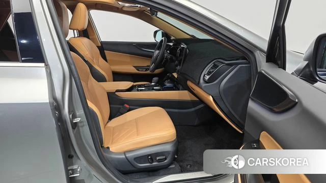 Lexus NX350h Second generation 2025 Серебристо-серый из Кореи, фото 2
