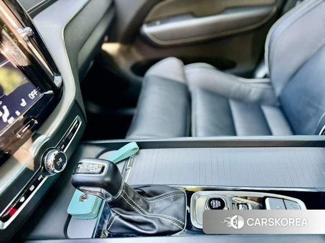 Volvo XC60 2020 Белый из Китая, фото 2