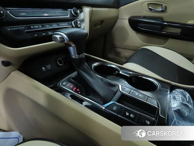 Kia The New Carnival 2018 Черный из Кореи, фото 2