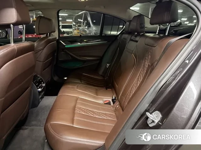 BMW 5 Series (G30) 2018 Серый из Кореи, фото 2