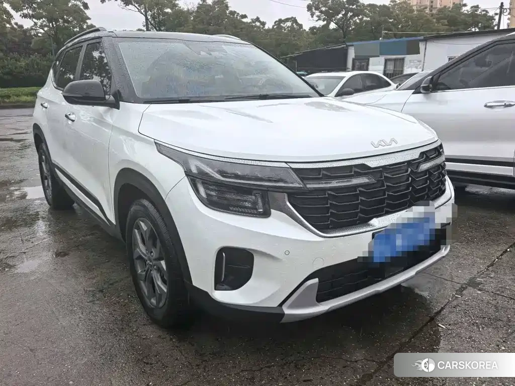 Kia Seltos 2023 Белый из Китая, фото 2