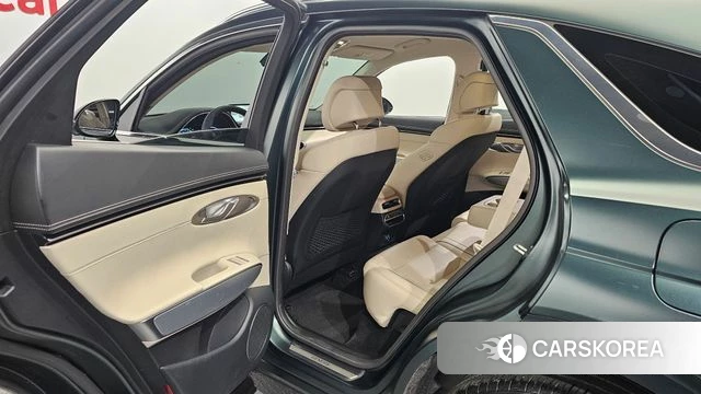 Genesis GV70 2021 Зеленый из Кореи, фото 2