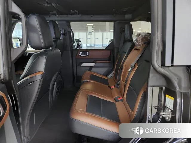 Ford Bronco 6th Generation 2022 Черный из Кореи, фото 2