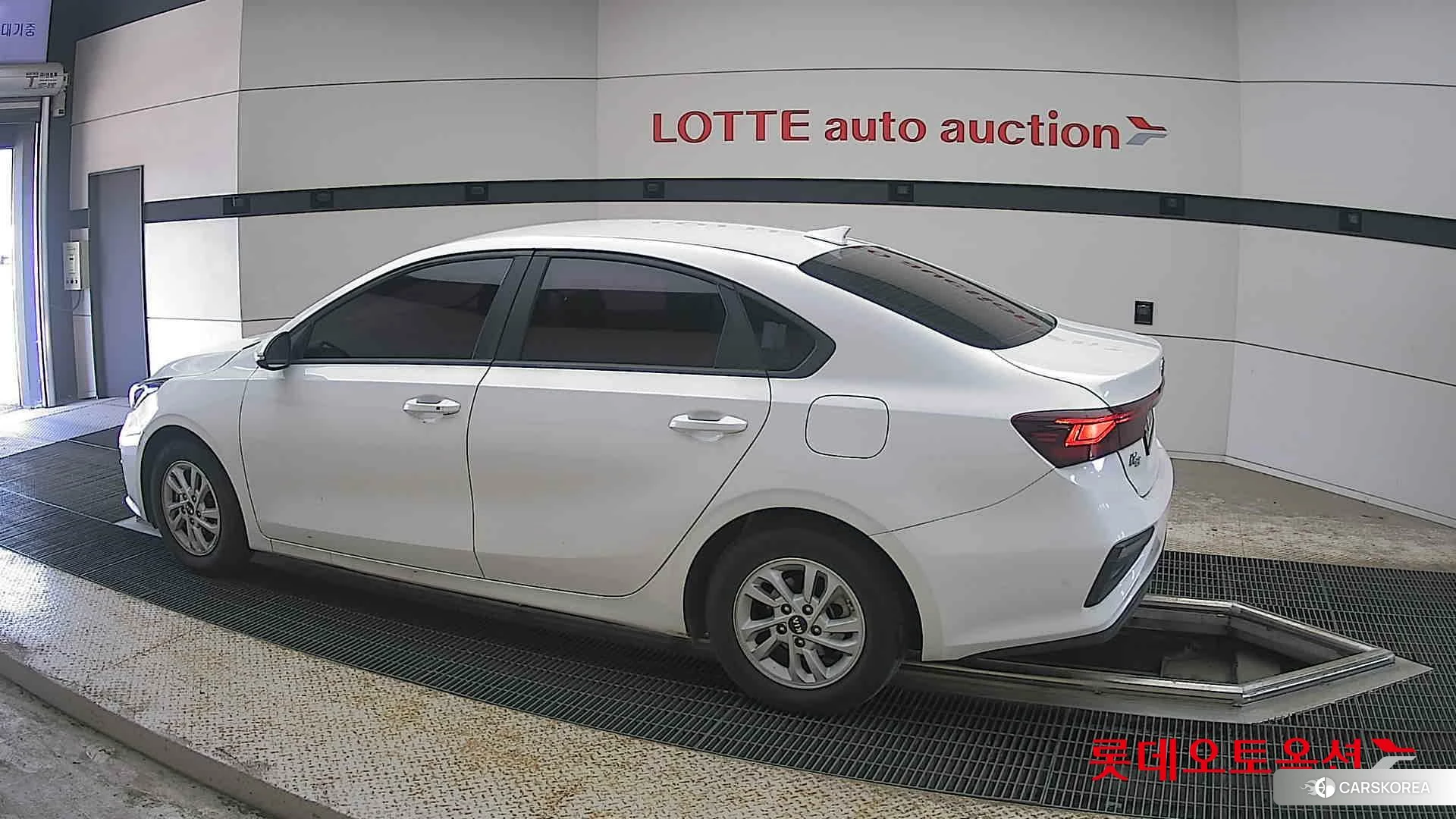 Kia K3 2020 Snow White Pearl из Кореи, фото 2