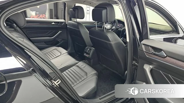 Volkswagen Passat GT (B8) 2021 Черный из Кореи, фото 2