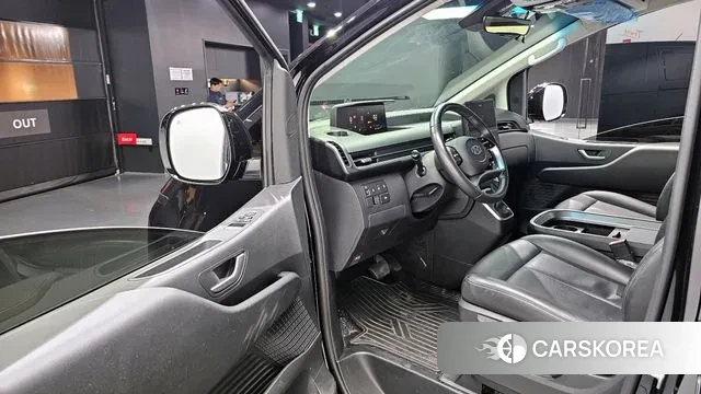 Hyundai Staria 2023 Черный из Кореи, фото 2