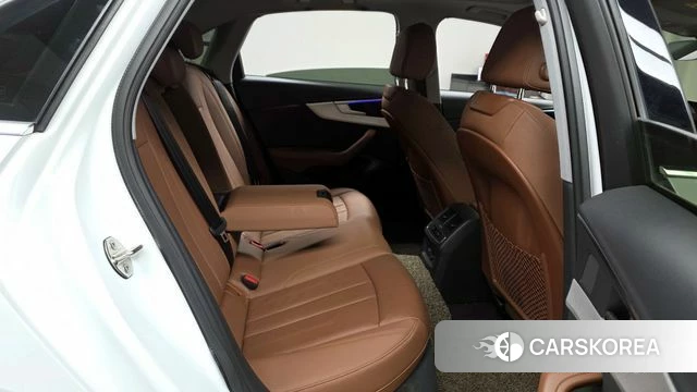 Audi A4 (B9) 2021 Белый из Кореи, фото 2