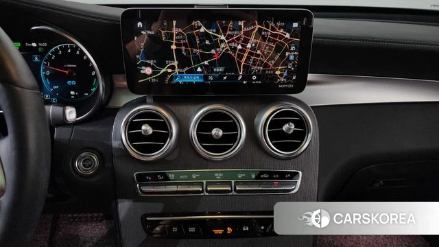 Mercedes-Benz GLC-Class X253 2022 Белый из Кореи, фото 2