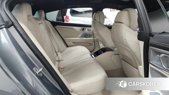 BMW 8 Series (G15) 2022 Серебристо-серый из Кореи, фото 2