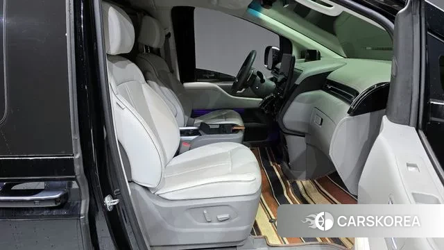 Hyundai Staria 2023 Черный из Кореи, фото 2