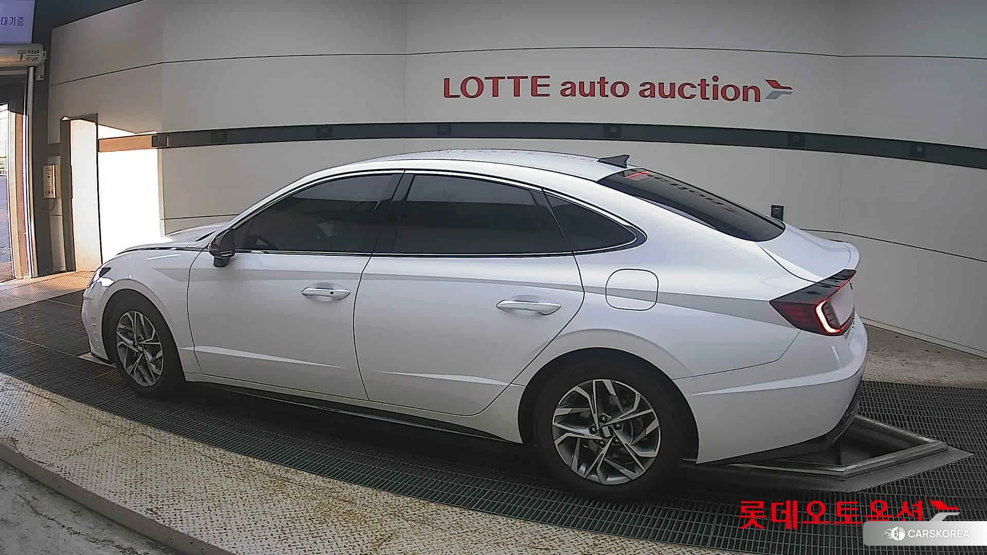Hyundai Sonata 2023 Serenity White Pearl (Optional addition) из Кореи, фото 2