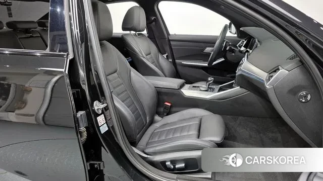 BMW 3 Series (G20) 2021 Черный из Кореи, фото 2