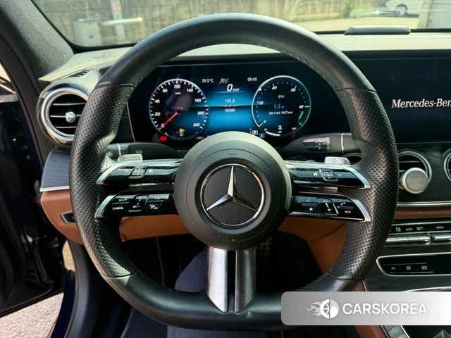Mercedes-Benz E-Class W213 2021 Синий из Кореи, фото 2