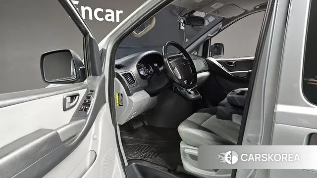 Hyundai The New Grand Starex 2018 Серебристо-серый из Кореи, фото 2