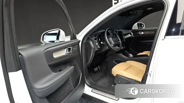 Volvo XC40 2019 Белый из Кореи, фото 2