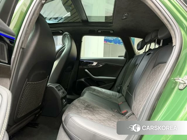 Audi RS 4 2020 Зеленый из Китая, фото 2