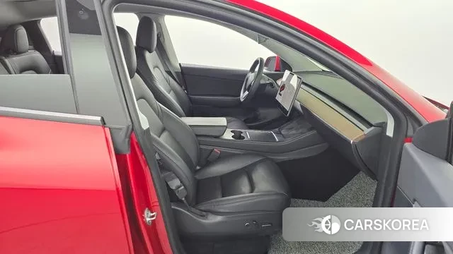 Tesla Model Y 2021 Красный из Кореи, фото 2