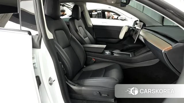 Tesla Model Y 2022 Белый из Кореи, фото 2