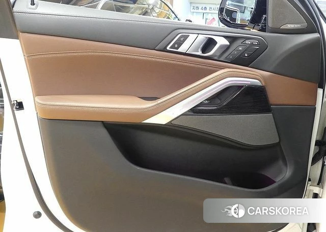 BMW X6 (G06) 2023 Белый из Кореи, фото 2