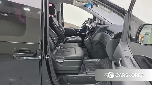 Hyundai Staria 2022 Черный из Кореи, фото 2