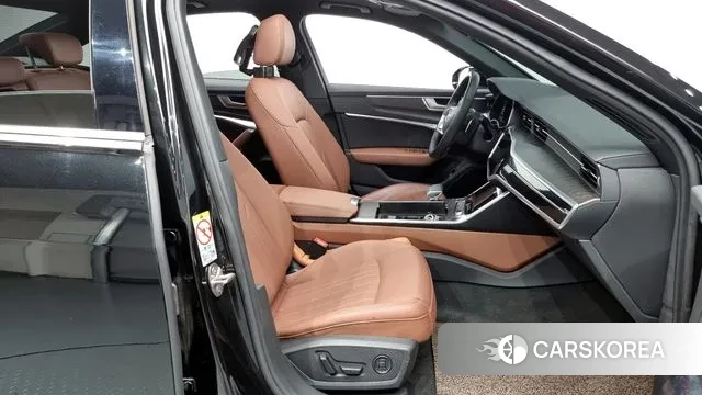 Audi A6 (C8) 2023 Черный из Кореи, фото 2