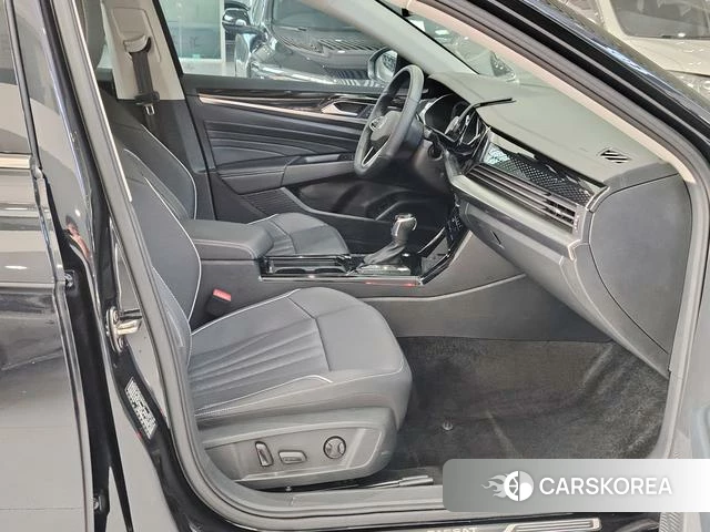 Volkswagen Passat 2024 Черный из Китая, фото 2