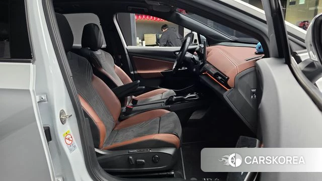 Volkswagen ID.4 2023 Белый из Кореи, фото 2