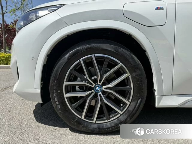 BMW iX1 2025 Белый из Китая, фото 2