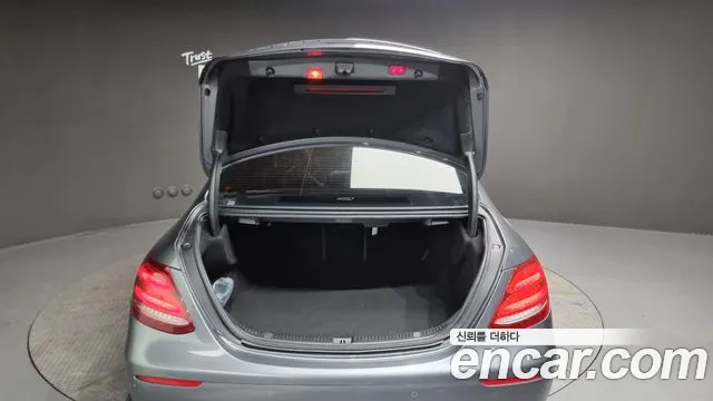 Mercedes-Benz E-Class W213 2018 Серый из Кореи, фото 2