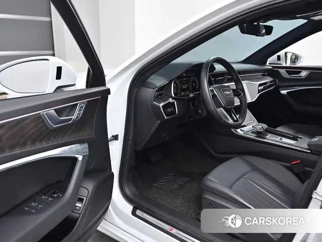 Audi A6 (C8) 2021 Белый из Кореи, фото 2