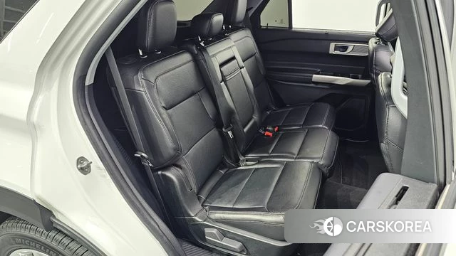Ford Explorer 6th Generation 2023 Белый из Кореи, фото 2