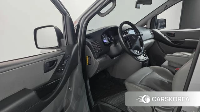 Hyundai The New Grand Starex 2018 Серебристо-серый из Кореи, фото 2