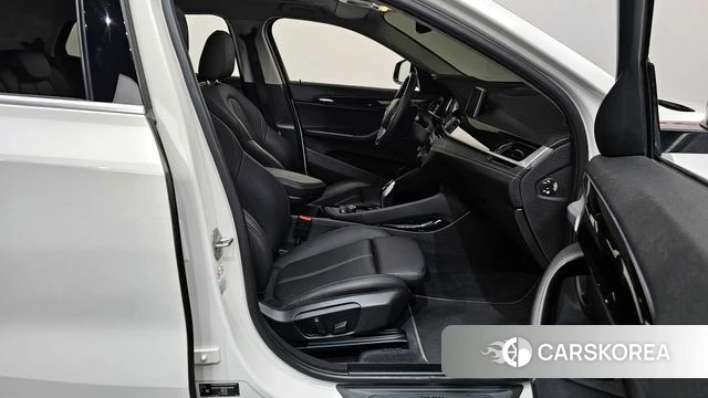 BMW X2 (F39) 2020 Белый из Кореи, фото 2