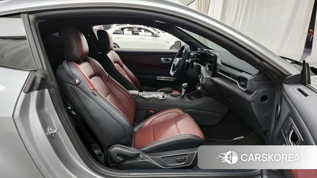 Ford Mustang 7th Generation 2024 Серебристо-серый из Кореи, фото 2