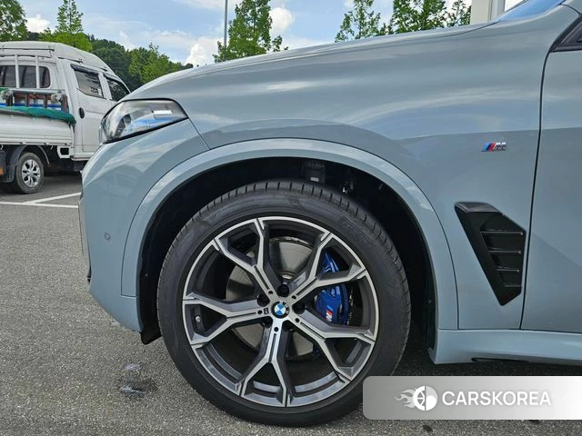 BMW X5 (G05) 2025 Светло-зеленый из Кореи, фото 2
