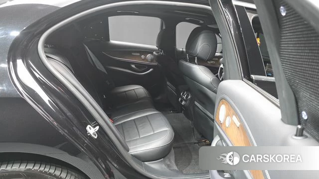 Mercedes-Benz E-Class W213 2020 Черный из Кореи, фото 2